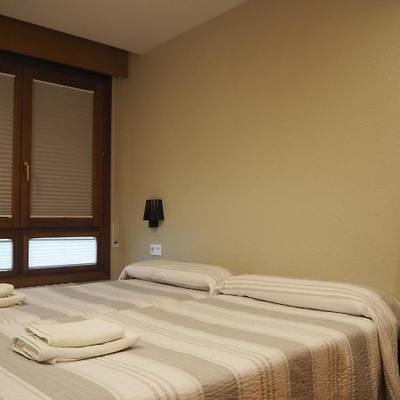 Alojamientos Acella Pamplona Exteriör bild