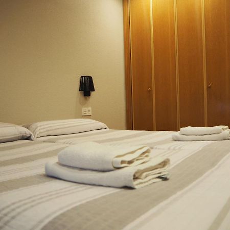 Alojamientos Acella Pamplona Exteriör bild