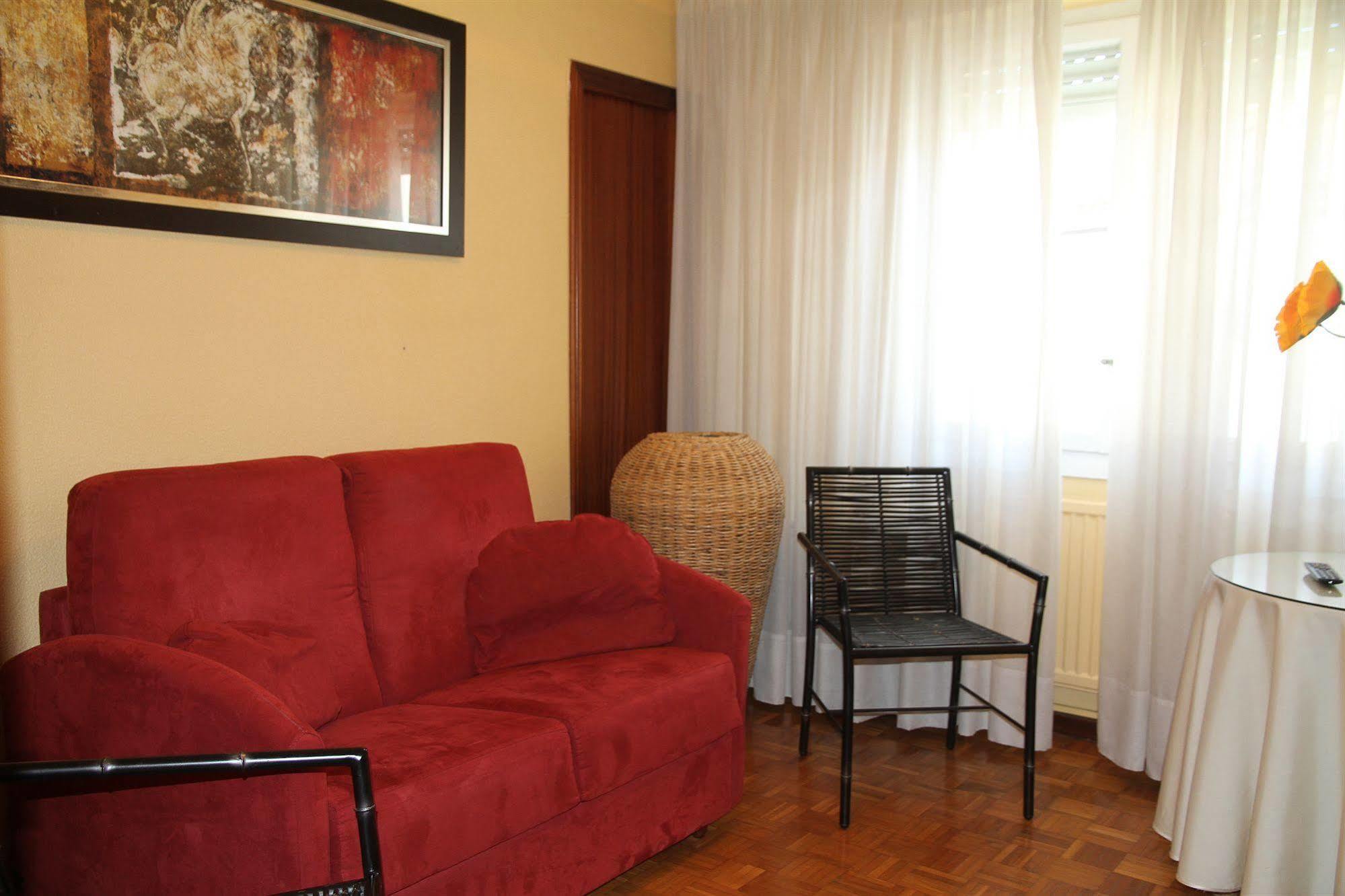 Alojamientos Acella Pamplona Exteriör bild